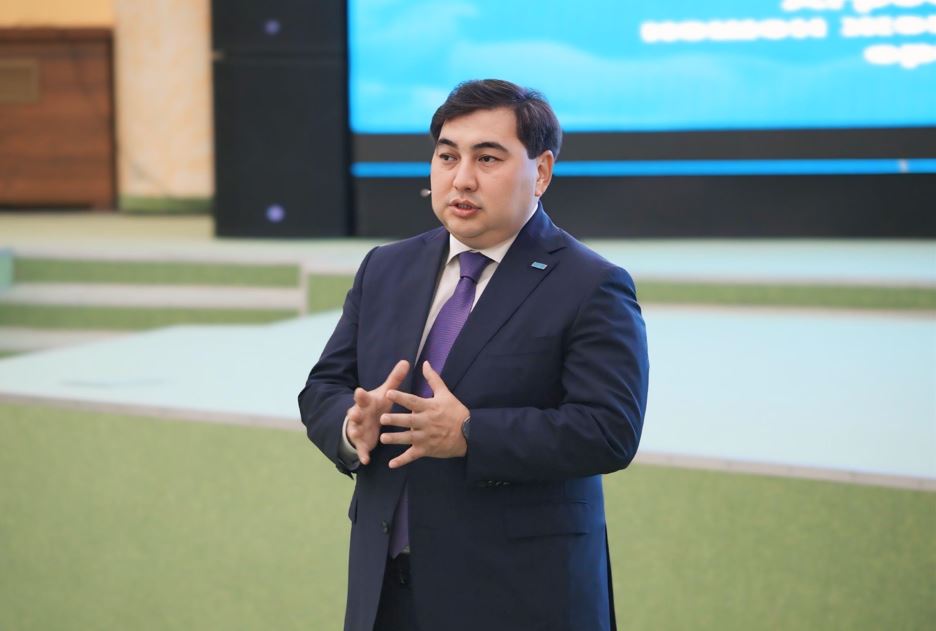 Prezıdenttik jastar kadr rezervine irikteý talaby túsindirildi