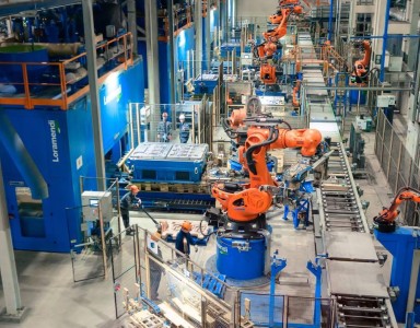 Avtomobıl ónerkásibi senimdi ósimdi kórsetip, komponenttik bazany keńeıtip keledi