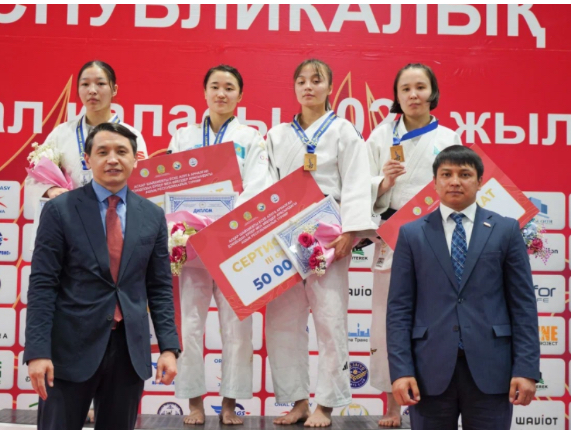 Tatamı sheberleri synǵa tústi