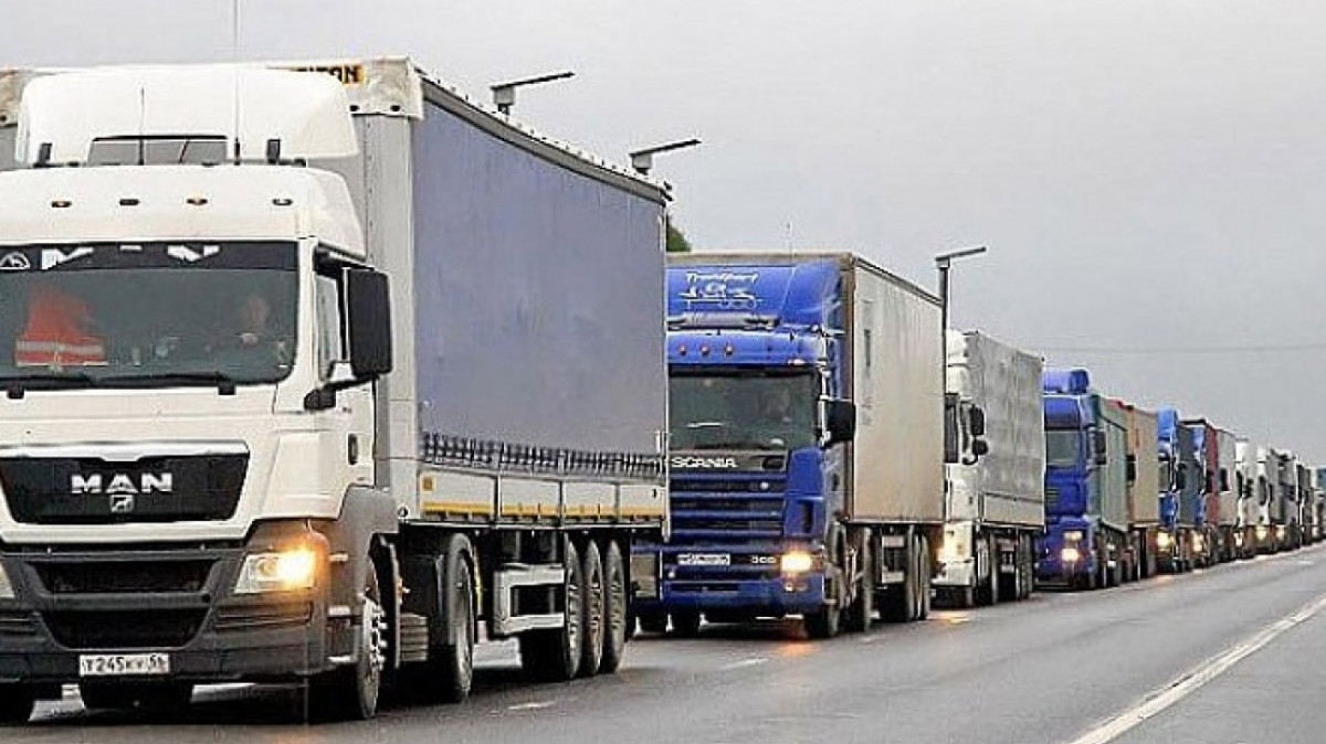 Qazaqstan men Reseı shekarasynda júk kólikteri kepteliste turyp qaldy