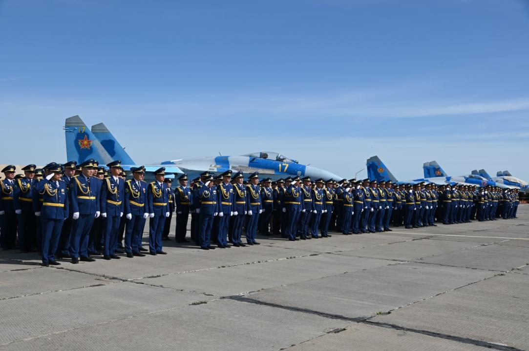 Aqtaýda avıatorlar bóliminiń qurylǵan kúni atalyp ótti