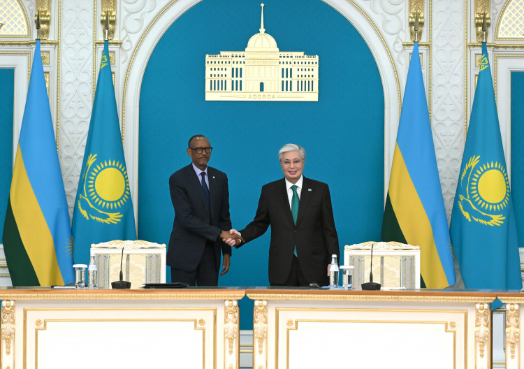 Qazaqstan-Rýanda Prezıdentteri BAQ ókilderi úshin brıfıng ótkizdi