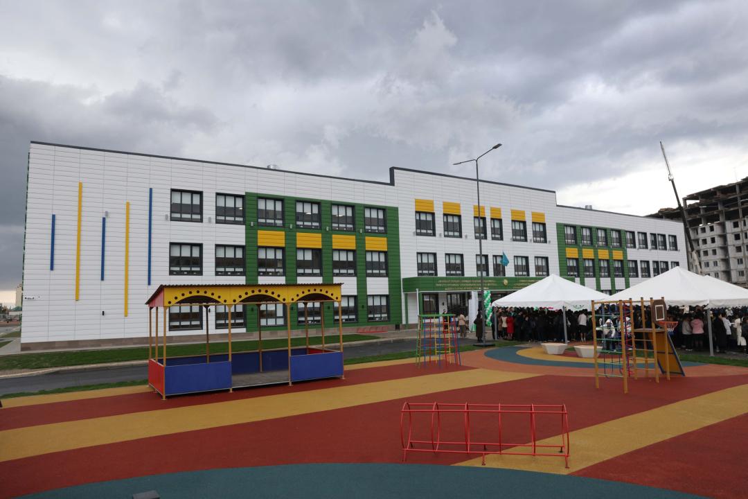 Tehnologııaǵa beıimdelgen «Keleshek mektepteri»