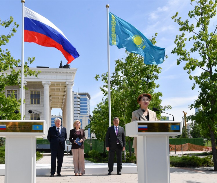 Qazaqstan – Reseı: mádenı qarym-qatynas bekı tústi