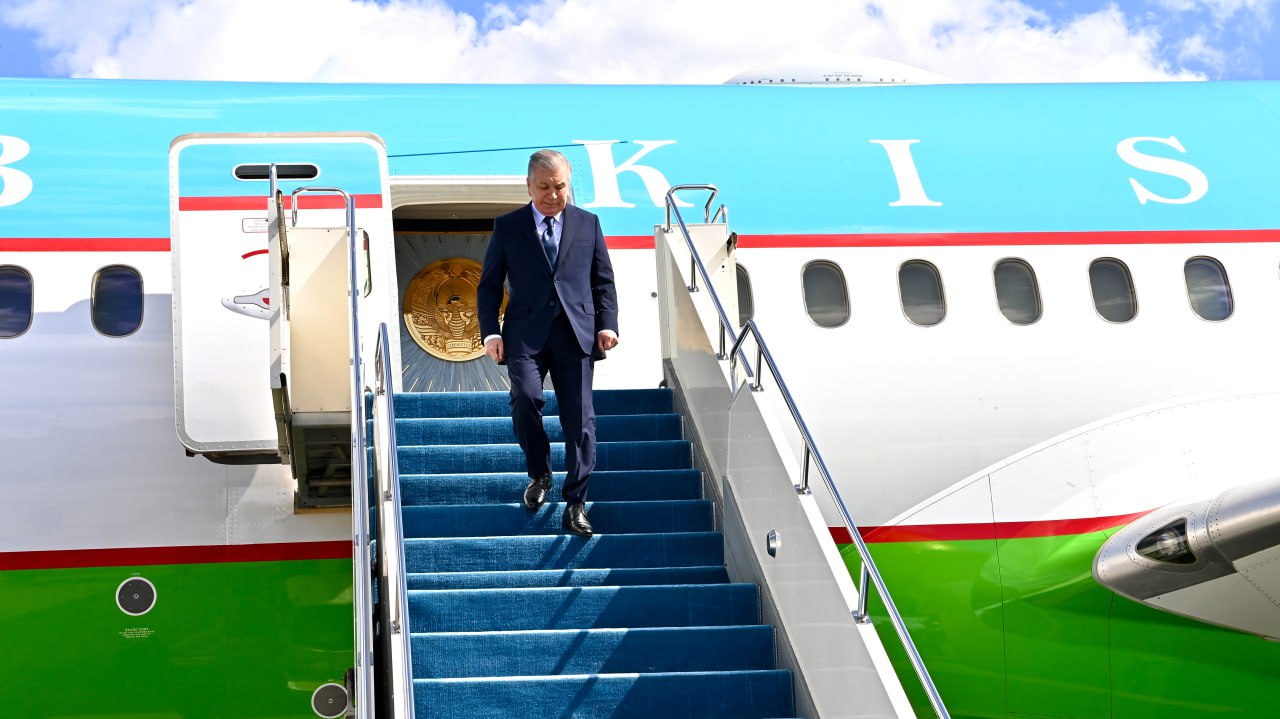 Shavkat Mırzııoev Astanaǵa resmı saparmen keldi