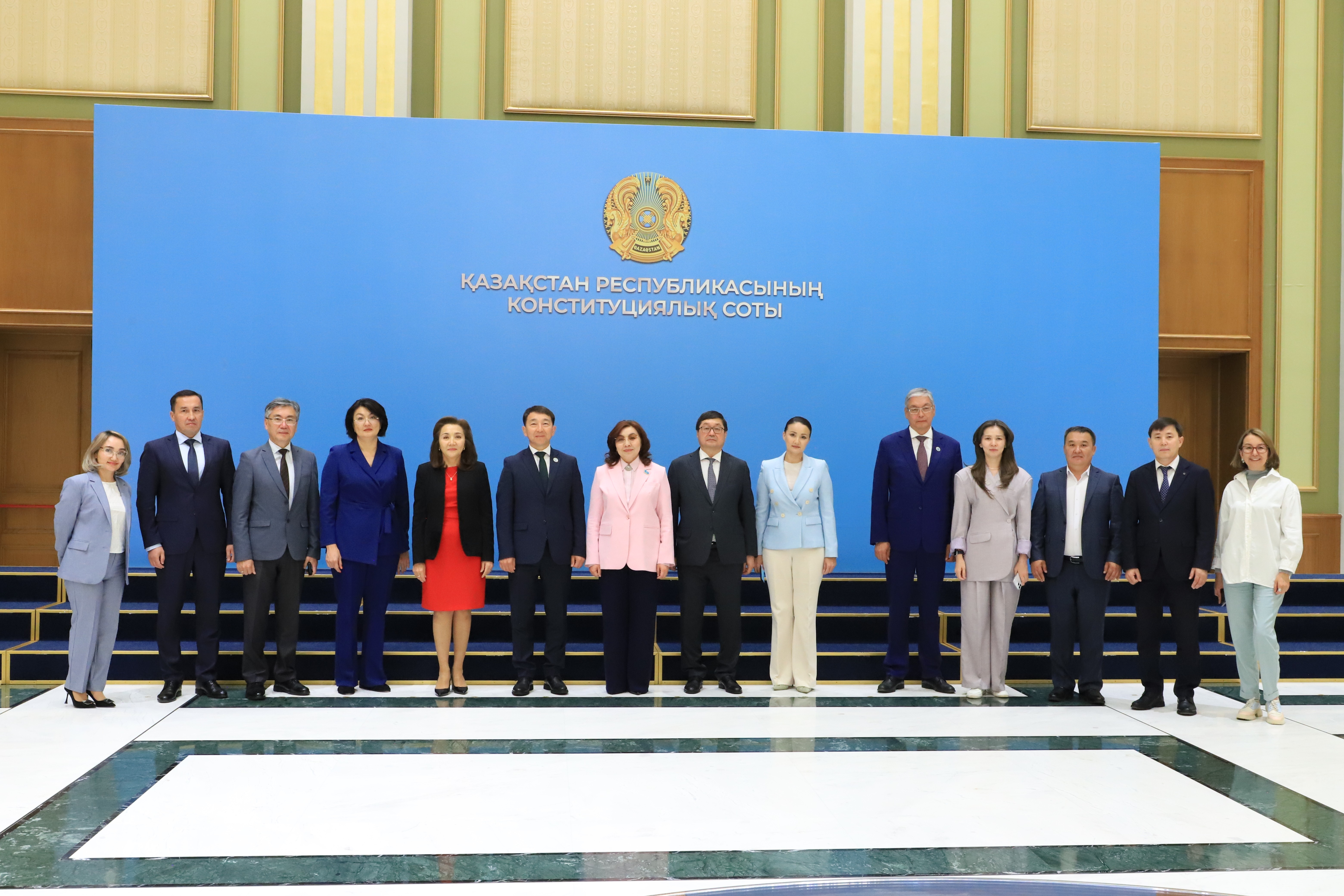 Konstıtýsııalyq Sot pen «Bas redaktorlar klýby»  memorandýmǵa qol qoıdy