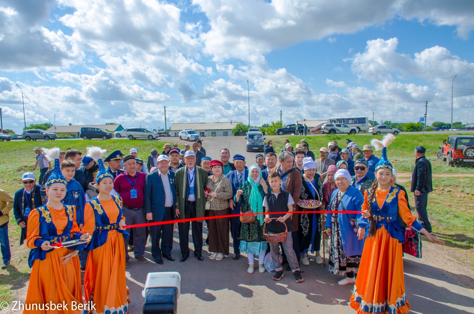 Tarıhı tulǵalarǵa kóshe berildi