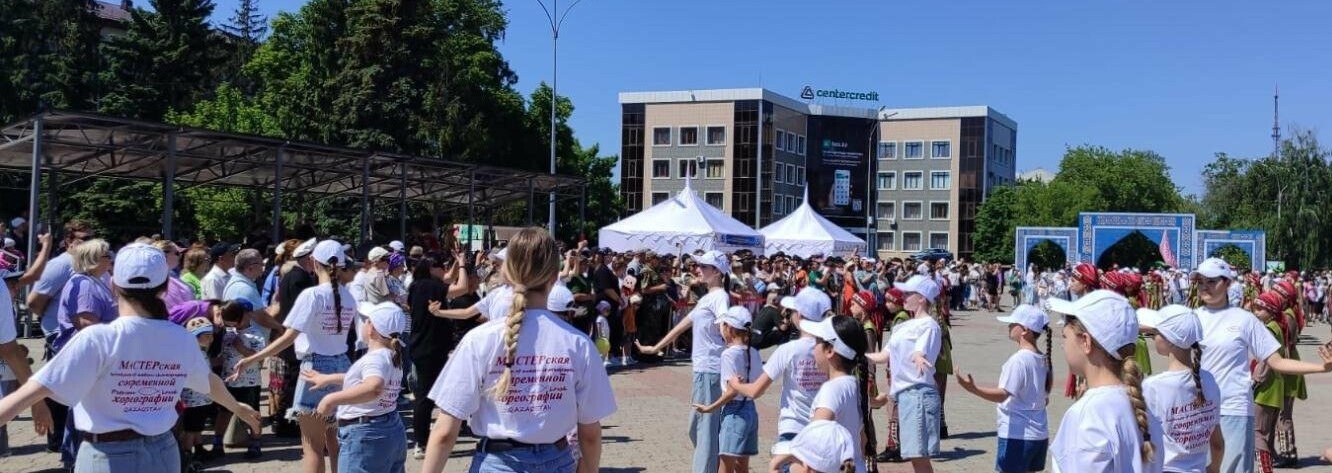 Balalardy jaqsyǵa baýlý - qoǵam mindeti