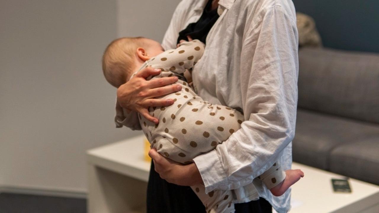 Qazaqstanda ana sútimen qorektendirý negizderine úıretý jobasy bastaldy