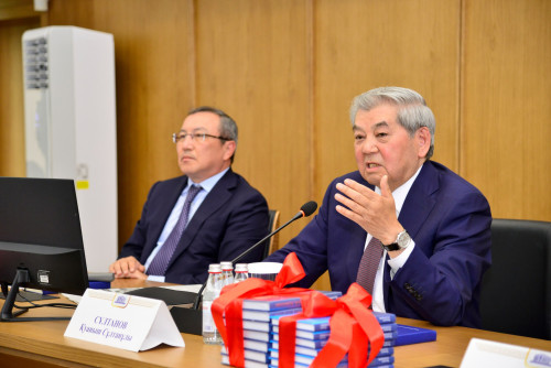 Abaı ýnıversıtetinde taǵylymdy kezdesý ótti