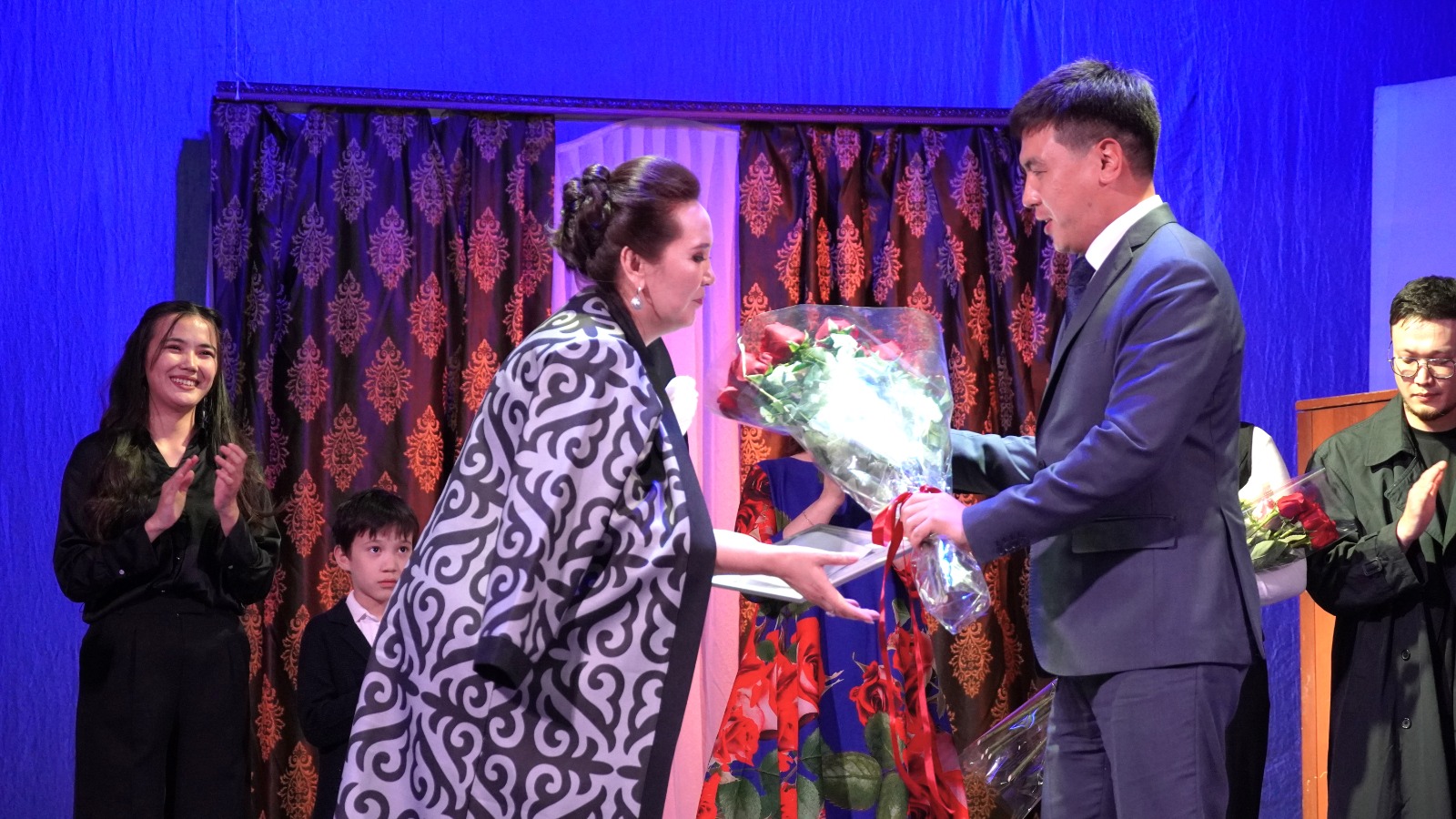 «Ápkemen» árlengen mereıtoı