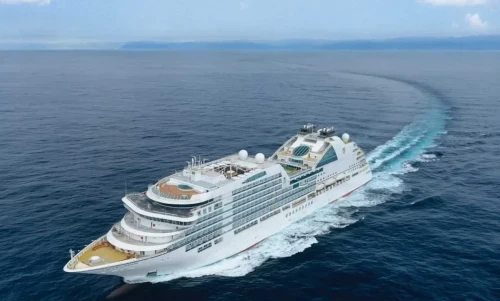 Kaspıı teńizinde krýızdik laıner qatynaı bastaıdy