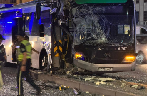 Astanadaǵy avtobýs apatynan zardap shekkenderdiń jaǵdaıy aýyr