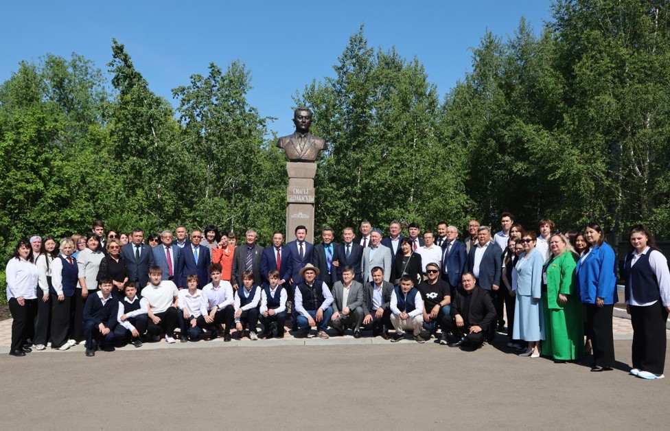 «Tar zamanda tarpań bolyp týǵan ul...»