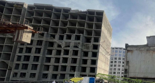 Almatyda  jumysshy kran apatynan kóz jumdy