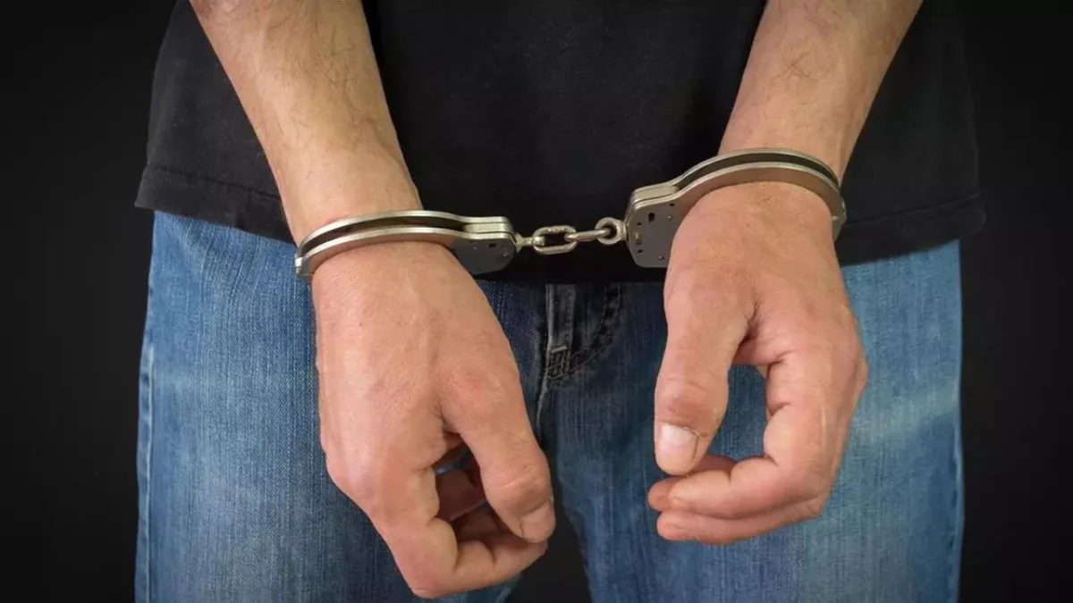 О́shtesken kórshisin óltirip tynǵan