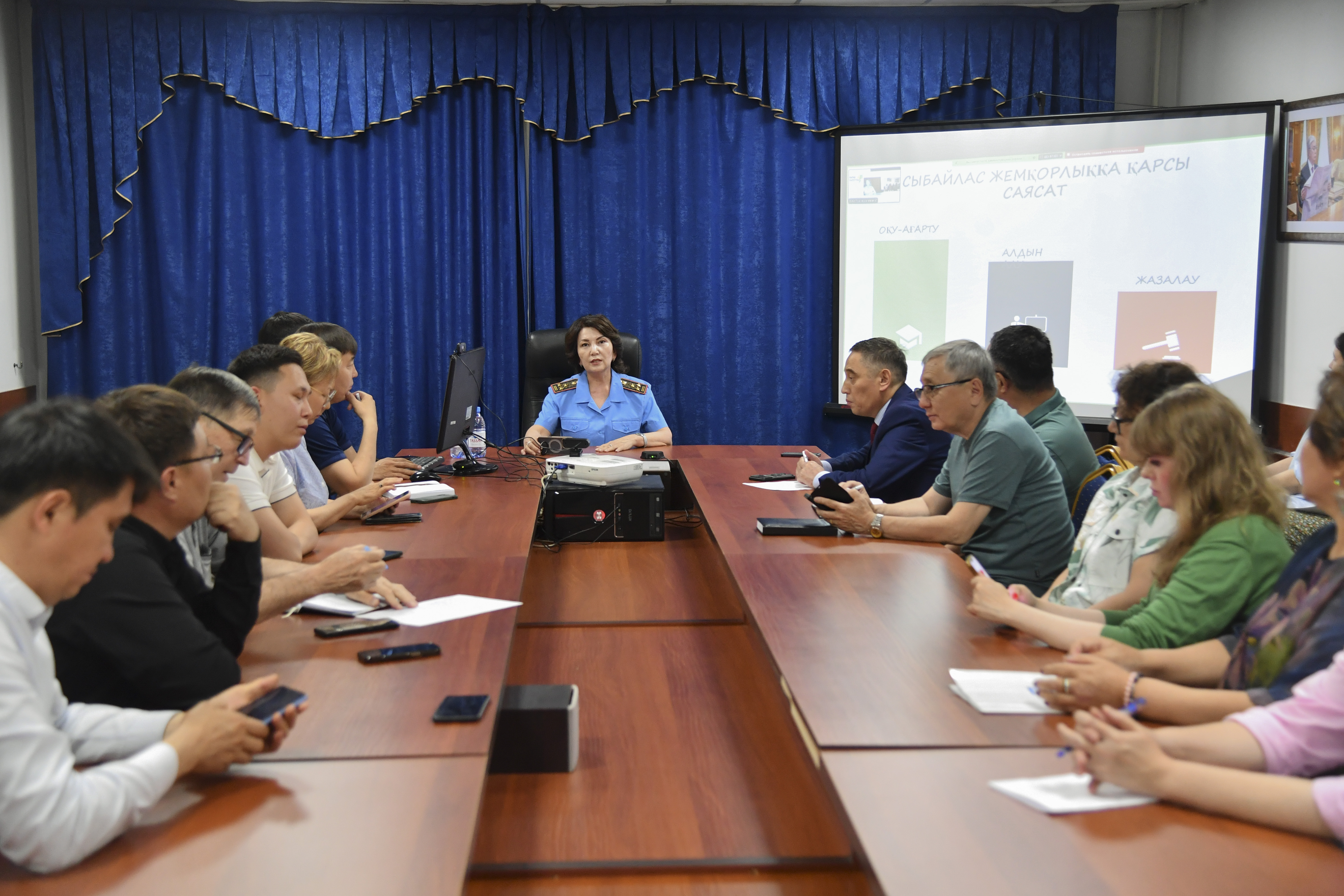 Jýrnalıster quqyqtyq saýattylyǵyn arttyrdy