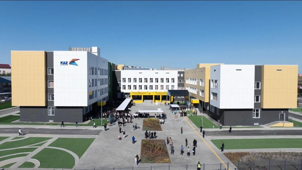 Semeıdegi IT-mektep «Jyldyń úzdik áleýmettik jobasy» dep tanyldy