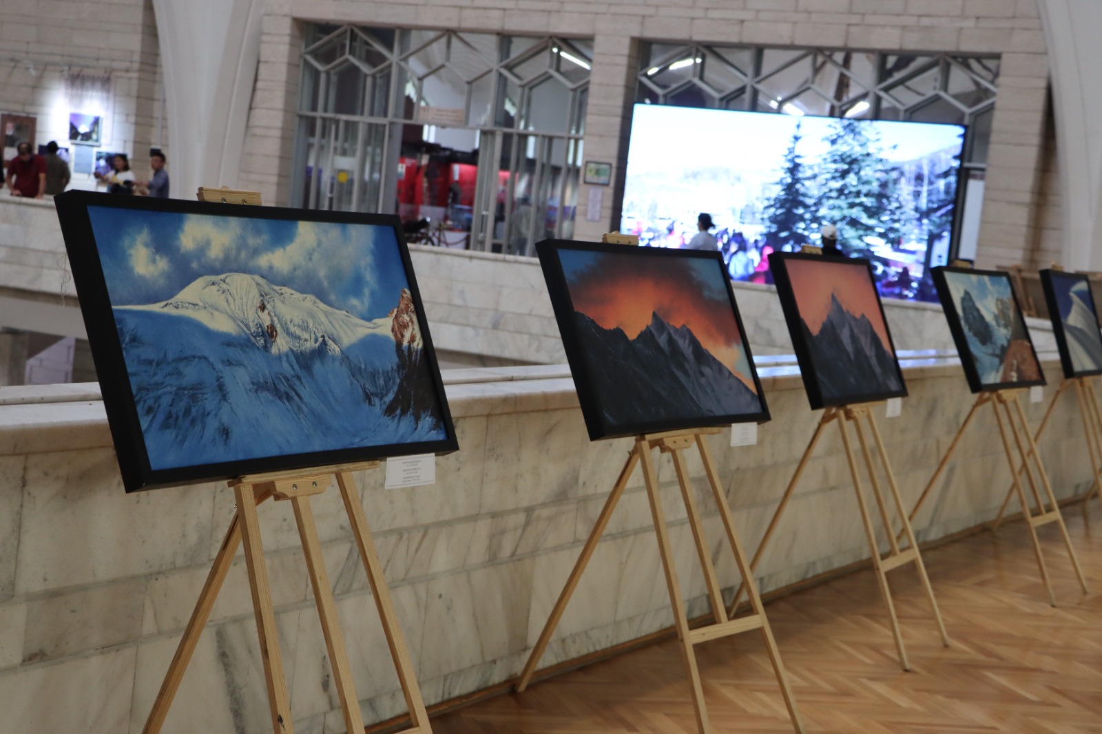 Almatyda áıgili alpınıstke arnalǵan kórme ashyldy