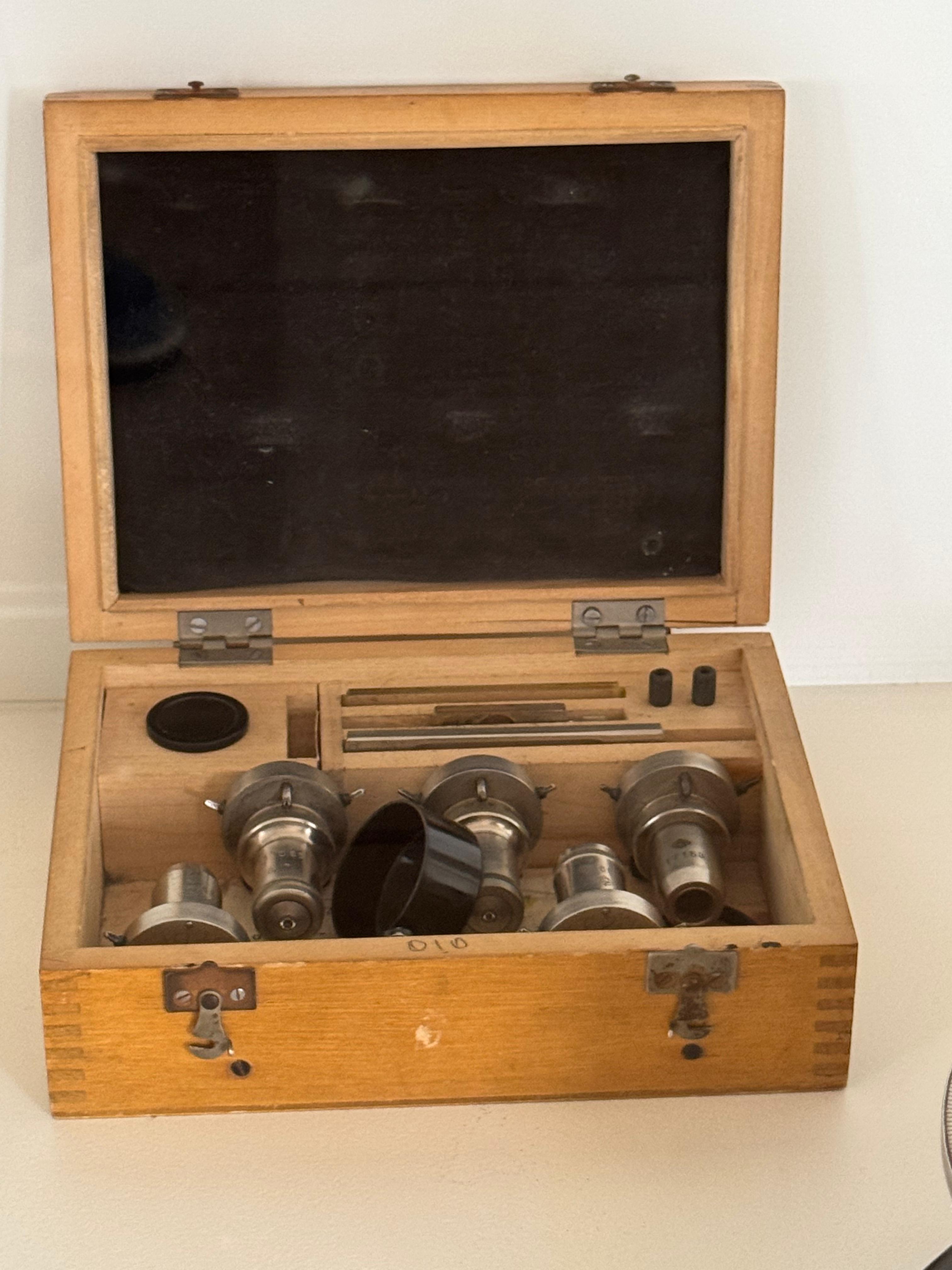 Qanaǵań zaıybynyń mıkroskoby