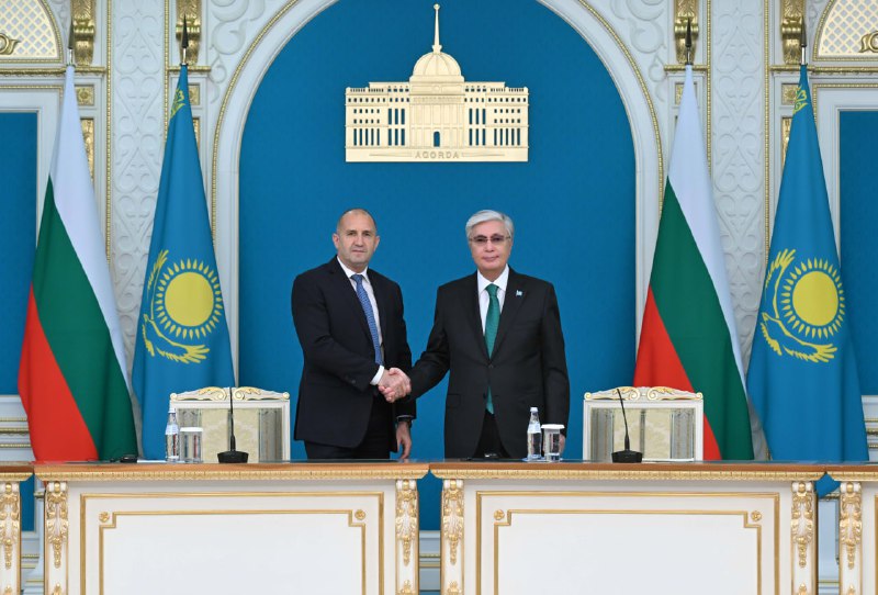 Qasym-Jomart Toqaev pen Rýmen Radev BAQ ókilderi aldynda sóz sóıledi