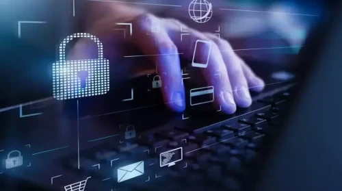 Qazaqstandyqtardyń jeke deregin satýmen aınalysqan top ustaldy