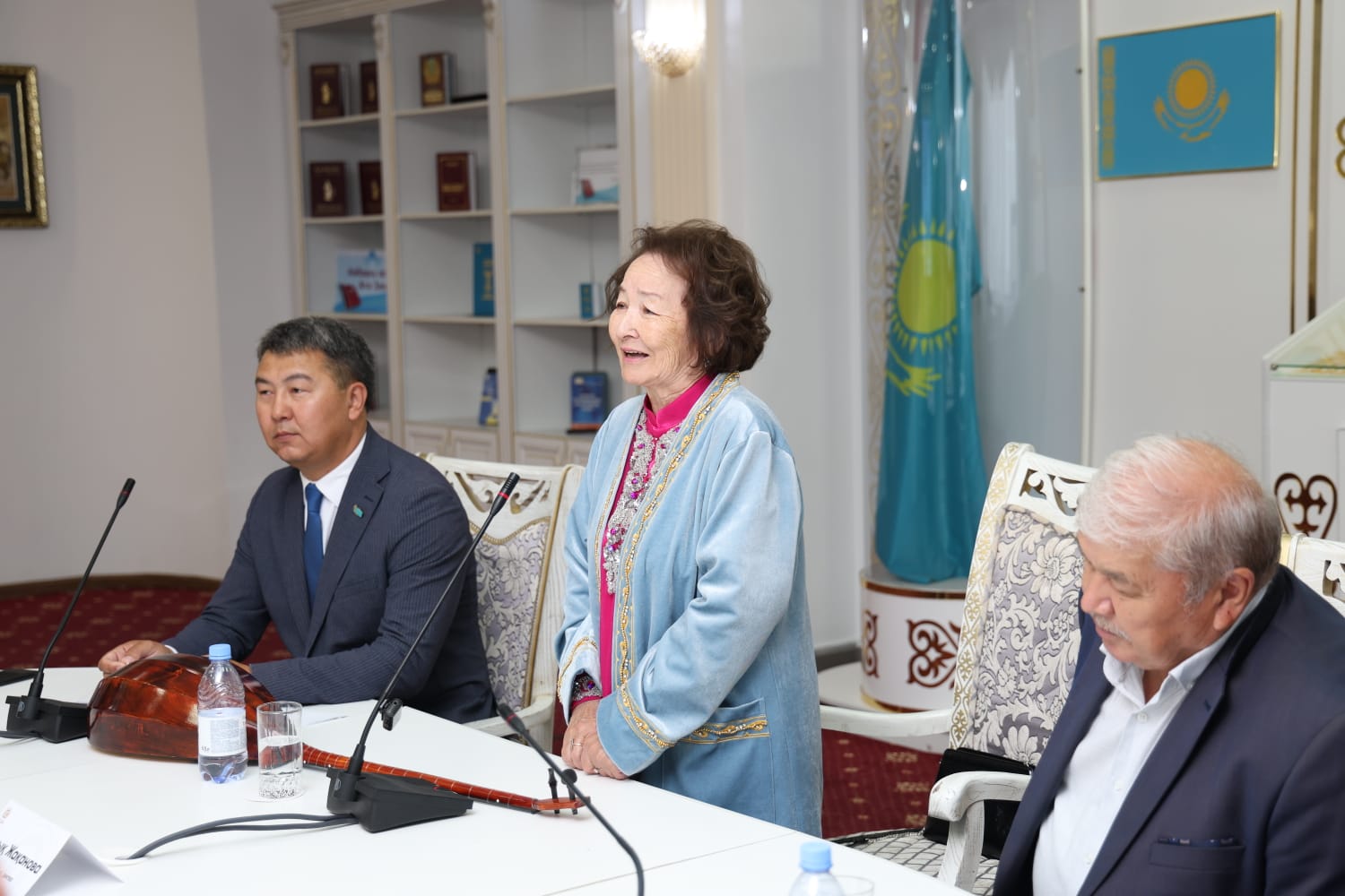 «ALQA» radıosynyń 1 jyldyǵyna oraı respýblıkalyq dóńgelek ústel otyrysy ótti