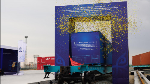 Aqtaýda konteınerlik hab iske qosyldy