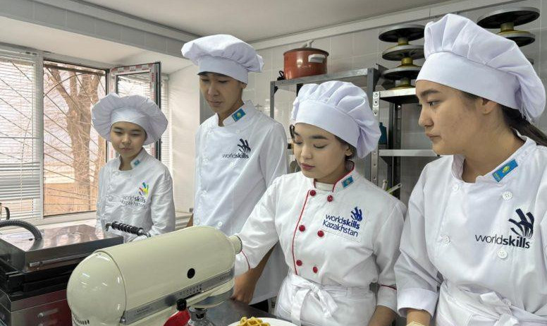 Abaı oblysynda oqýshylarǵa arnalǵan kásibı baǵdarlaý lagerleri ashyldy