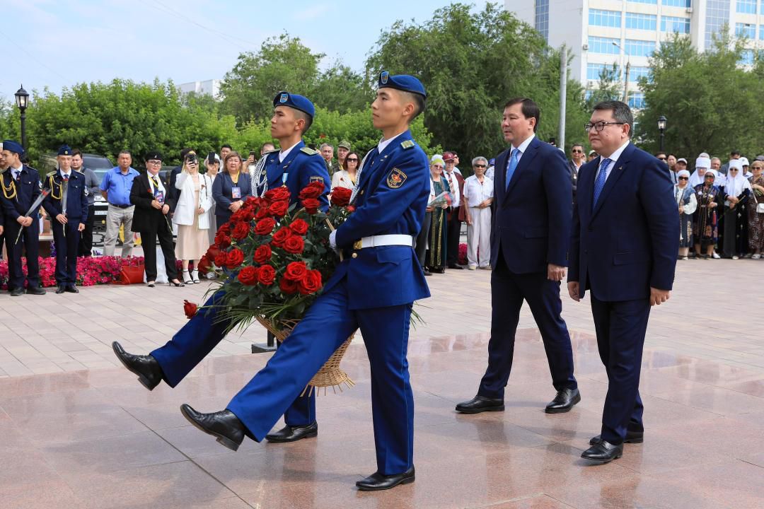 Aqtóbede Álııa Moldaǵulovany eske alý rásimi ótti