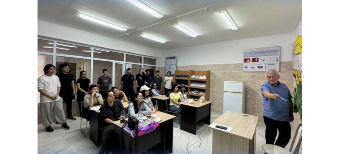 Tájirıbeden ótken stýdentter sany tórt ese artqan