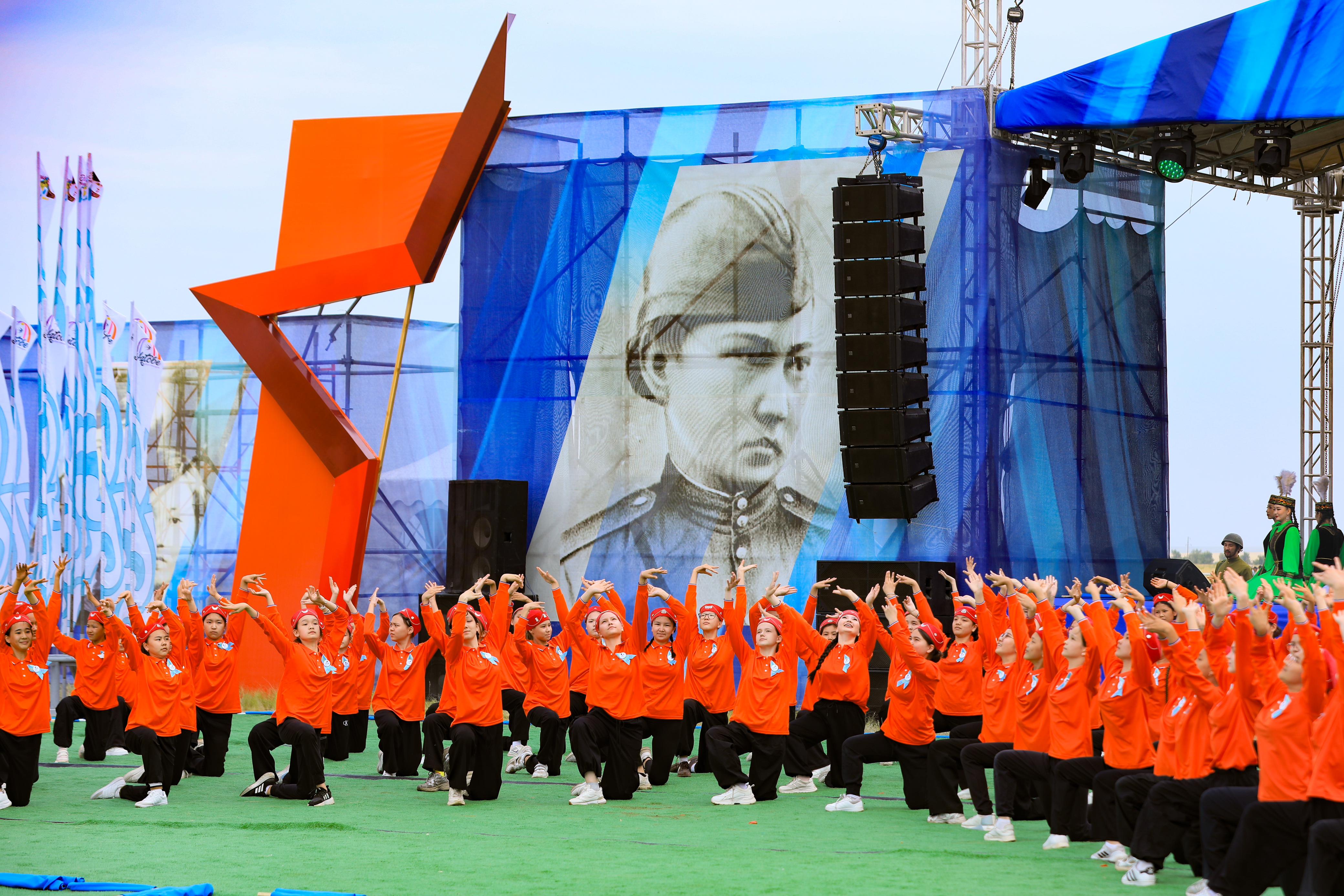 Qobda aýylynda Álııa Moldaǵulovanyń 100 jyldyǵy dúrkirep ótti