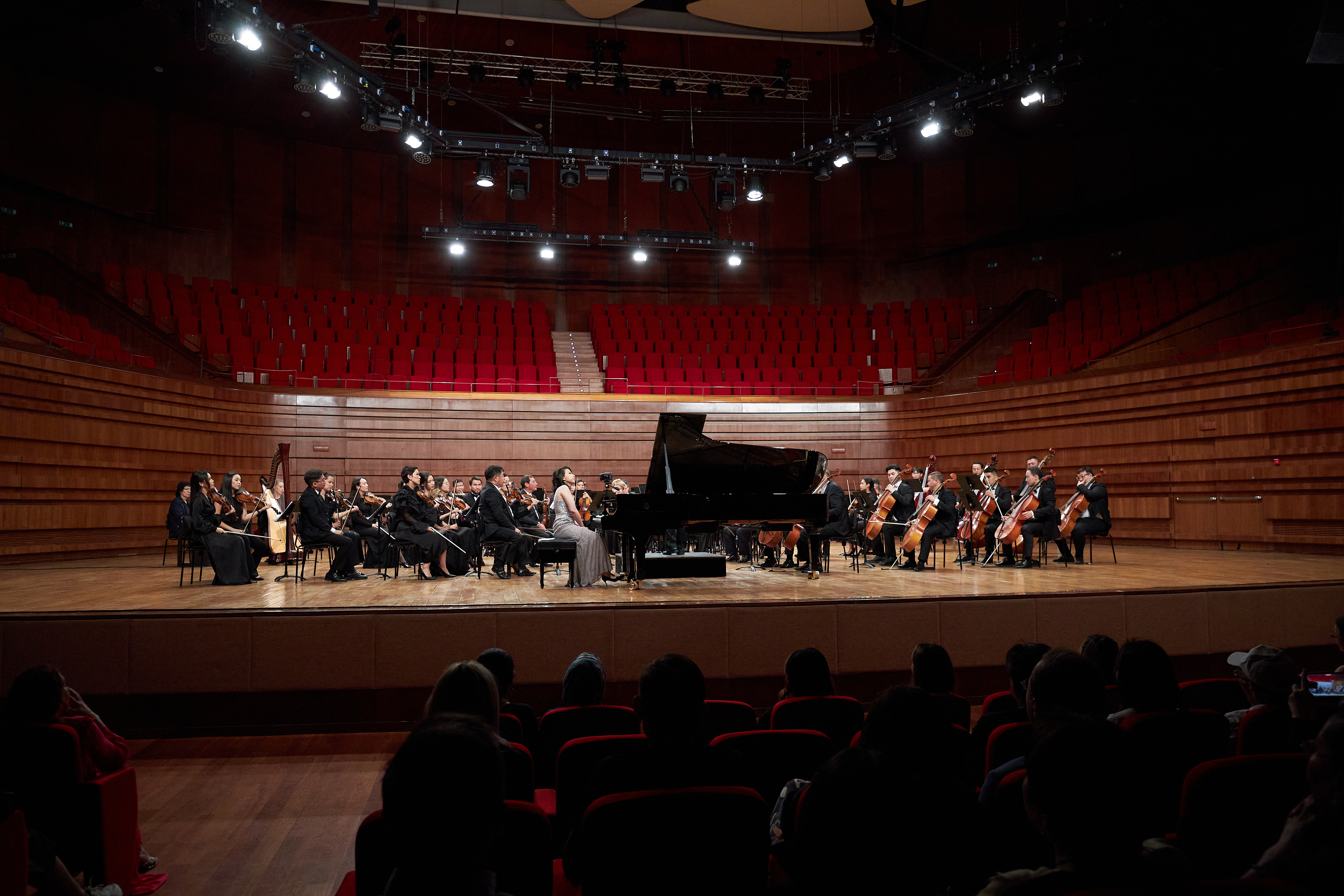 Qazaqkonsert sımfonııalyq mýzyka keshin usyndy