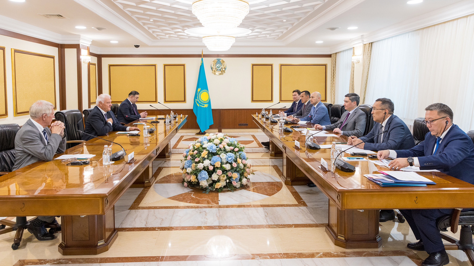 Qytaımen shekarada aınalma jol salynady