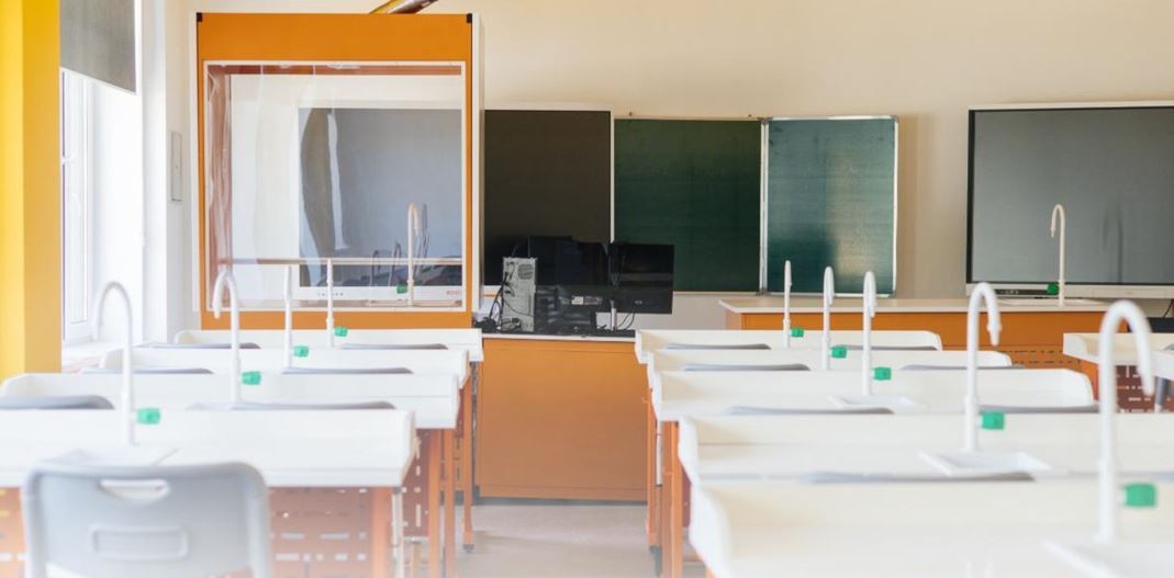 Elimizde 200-den astam jańa mektep salynady