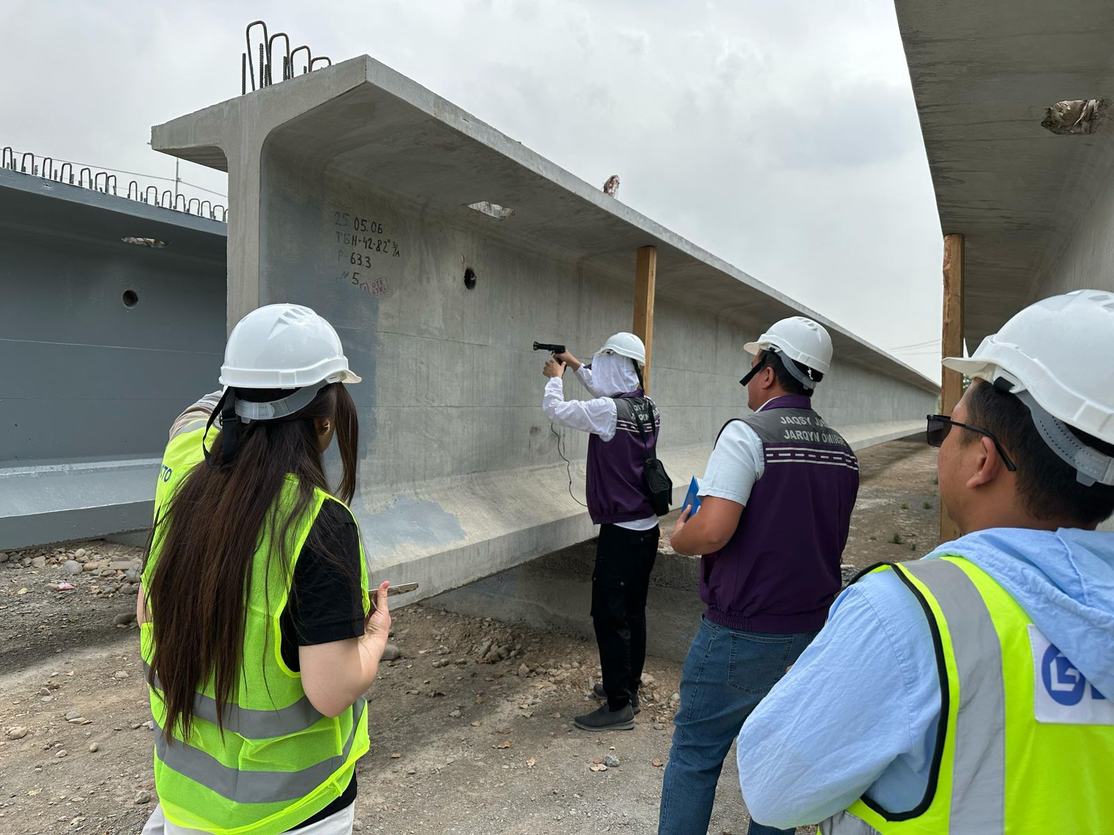 Temirjol ótkeli qurylysyna baqylaý qatań