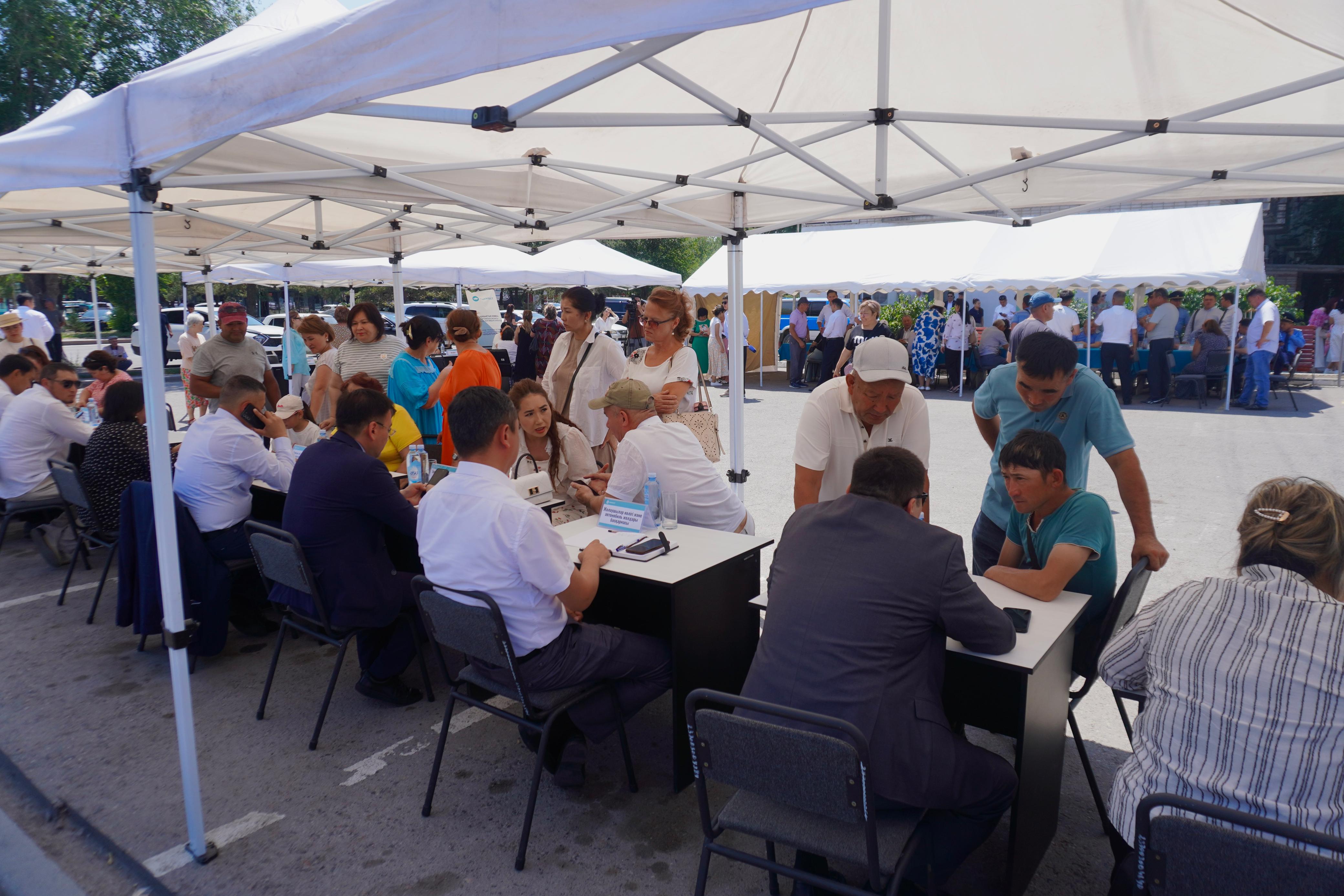 AMANAT partııasynyń mobıldi qoǵamdyq qabyldaýy Qonaev qalasynda ótti