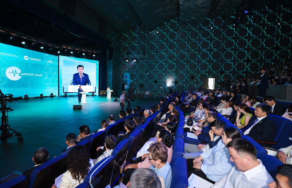 «Dáriger Talks»: «Amanat» partııasy dárigerlerdiń basyn qosty