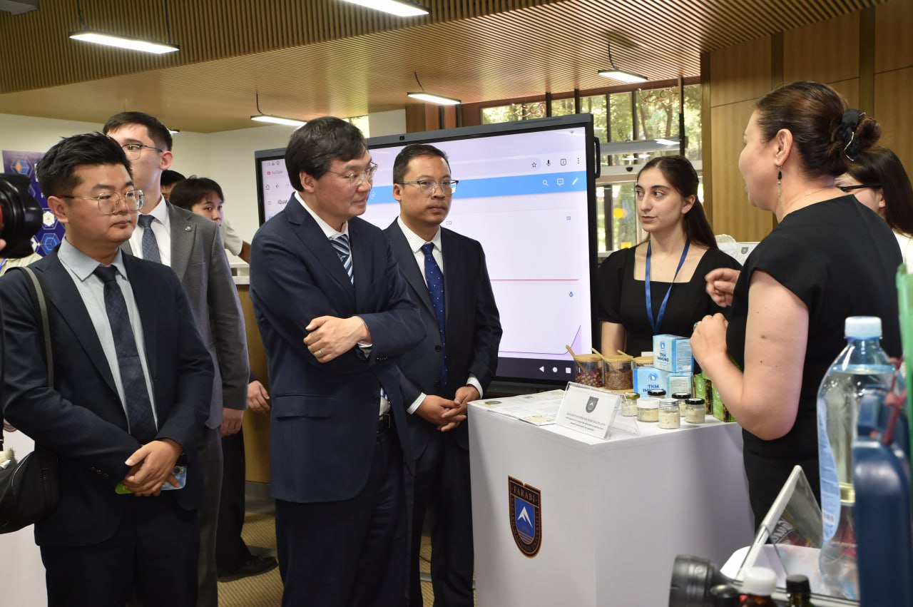 QazUÝ‑da Tus‑Holdings Co. kompanııasymen birlesken bıznes‑ınkýbator ashyldy