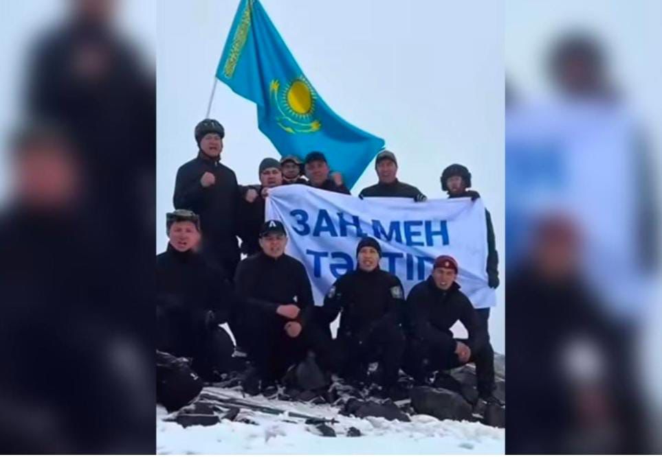 «Zań men tártip» jalaýy shyń basynda jelbiredi