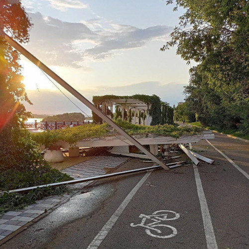 Aqsý qalasy daýyldan keıin qalpyna keltirilip jatyr