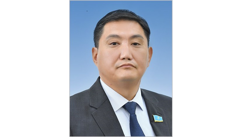 Depýtat jer salasyndaǵy zań buzýshylyq máselesin kóterdi