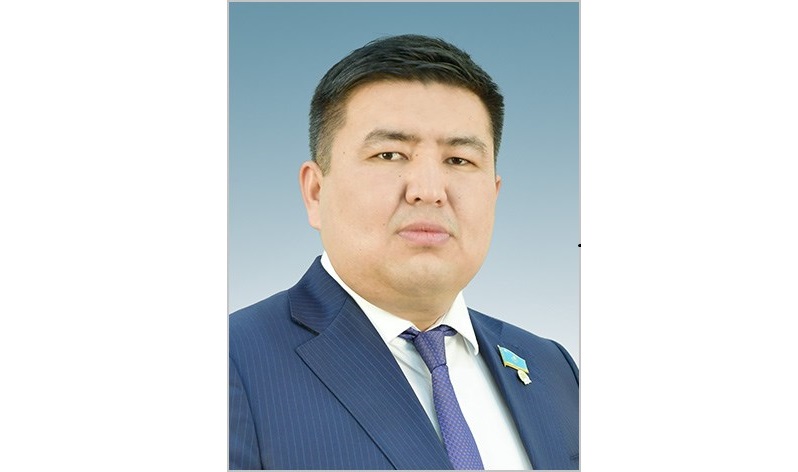 Depýtat drondardyń qaýpine toqtaldy