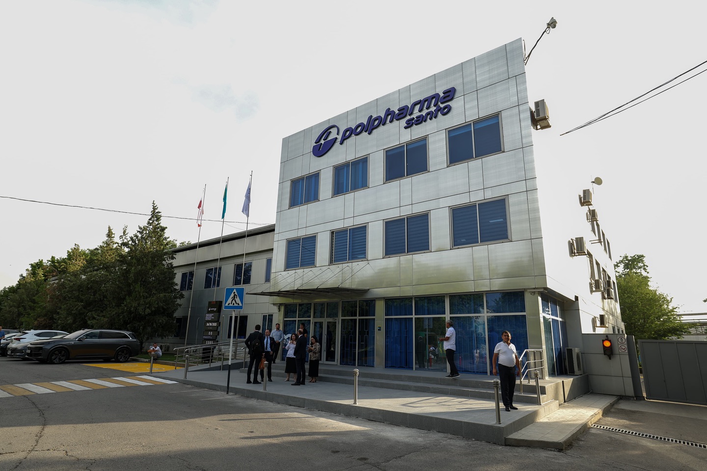 Shymkentte jasalǵan dári-dármek endi shetelde satylady