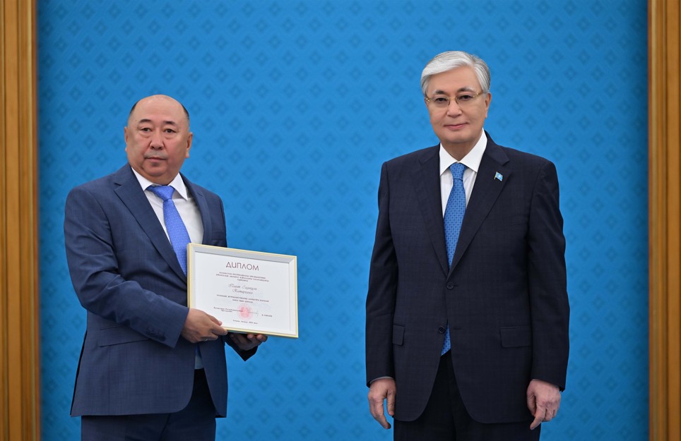 Aqparat salasynyń ókilderi marapattaldy