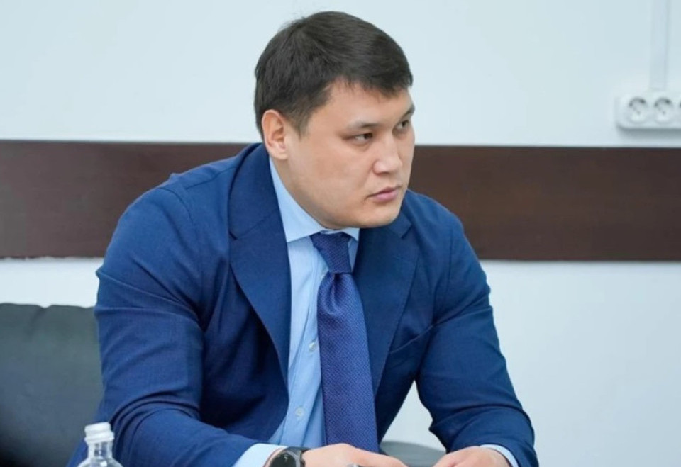 Rýslan Berdenov «Respublica» partııasynyń teń tóraǵasy qyzmetinen ketti