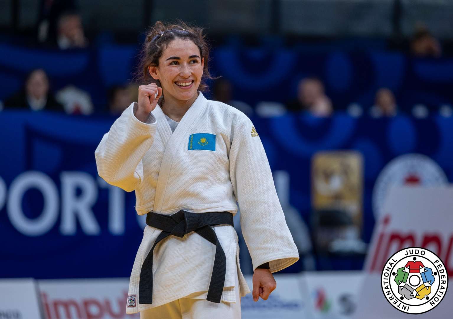 Ábıba jahandyq reıtıngtiń kósh basynda!