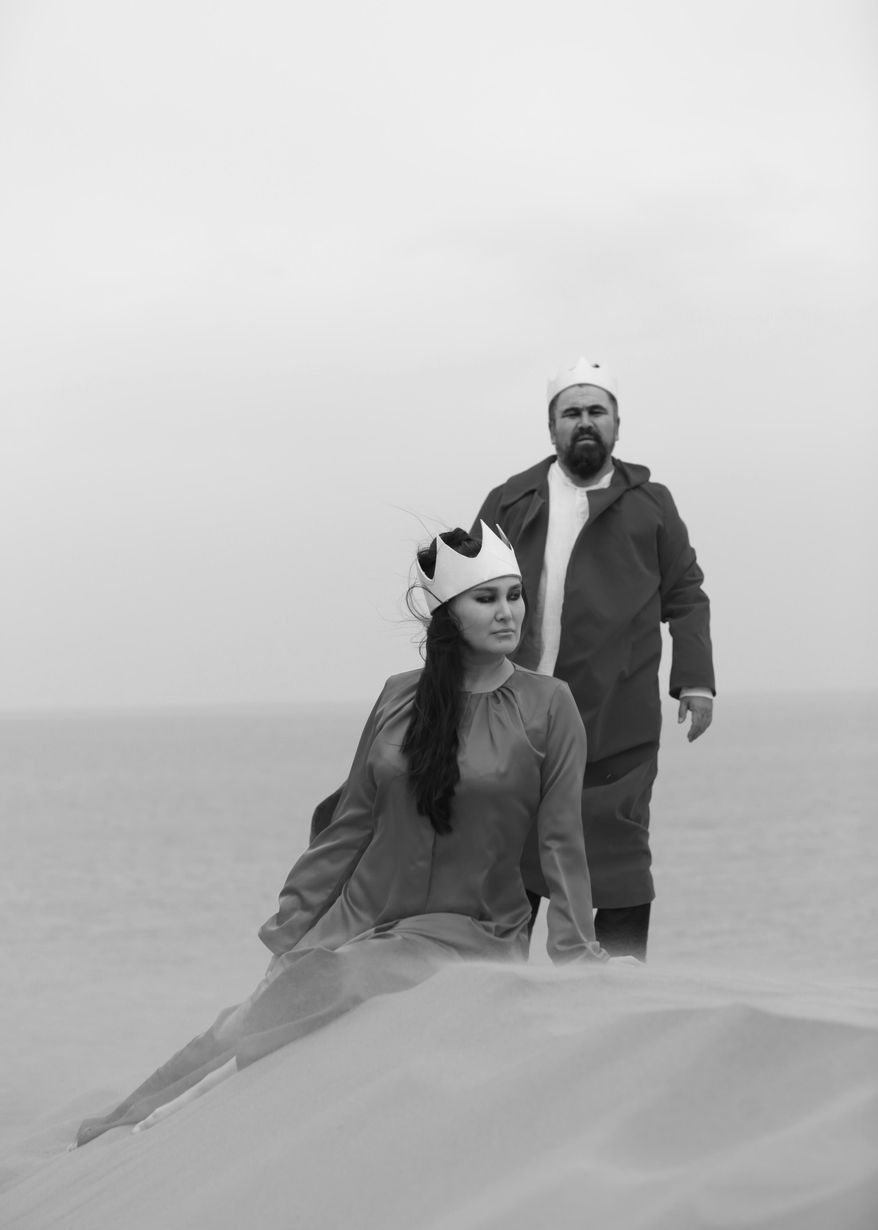 «Gamlet» spektakli kórermenge jol tartady