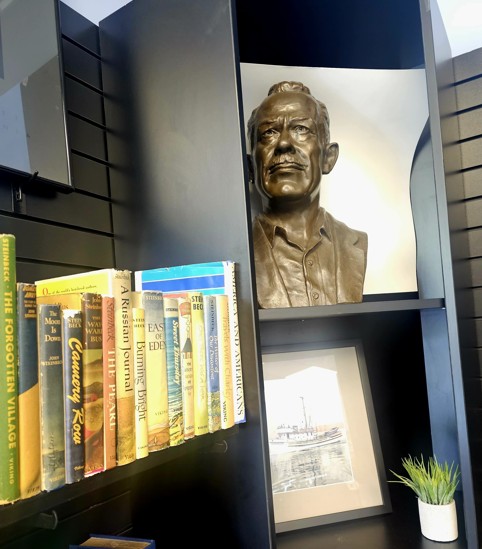 Djon Steınbek álemine saıahat