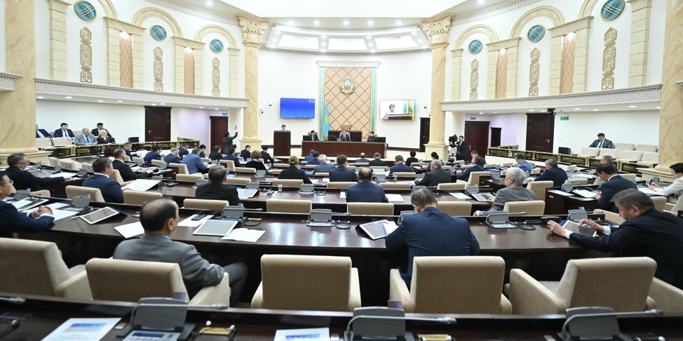 Senat sessııa jumysyn qorytyndylady